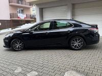 Second-hand Toyota Camry Luxury 218 CP (160 kW) 2023 Culoarenegru Berlinǎ