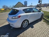 Second-hand Mazda 3 Inclusive 109 CP (80 kW) 2010 Culoarealb Hatchback