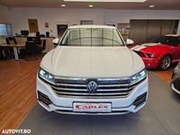 Second-hand VW Touareg Elegance 231 CP (169 kW) 2022 Culoarealb SUV