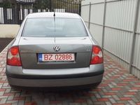 Second-hand VW Passat 151 CP (111 kW) 2002 Gri Berlinǎ