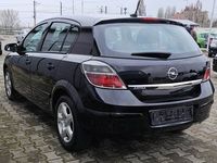 second-hand Opel Astra - an 2007 - benzina