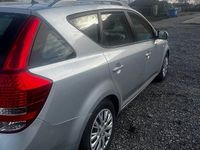 Second-hand Kia Ceed Spirit 128 CP (94 kW) 2011 Culoaregri Hatchback