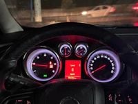 Second-hand Opel Astra 110 CP (80 kW) 2012 Verde Hatchback