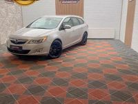 Second-hand Opel Astra drive 110 CP (80 kW) 2011 Argintiu Break