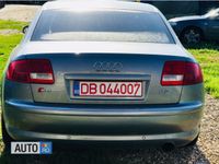 Second-hand Audi A8 340 CP (250 kW) 2004 Argintiu Berlinǎ