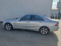 Second-hand Mercedes C220 150 CP (110 kW) 2005 Gri Berlinǎ
