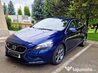 Second-hand Volvo V40 Ocean Race 120 CP (88 kW) 2016 Albastru Hatchback