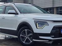 Second-hand Kia Niro Vision 141 CP (103 kW) 2023 Culoarealb SUV