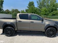 Nouă Toyota HiLux Edition 204 CP (150 kW) 2025 Verde Pickup