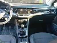 Second-hand Opel Astra 138 CP (101 kW) 2017 Negru Berlinǎ
