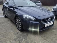 Second-hand Volvo V40 190 CP (139 kW) 2014 Albastru Hatchback