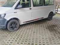 Second-hand VW Transporter 150 CP (110 kW) 2018 Culoarealb Van