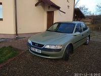 Second-hand Opel Vectra 100 CP (73 kW) 1997 Verde Berlinǎ