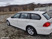 Second-hand BMW 320 Exclusive 170 CP (125 kW) 2011 Culoarealb Break