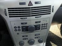 Second-hand Opel Astra Cosmo 110 CP (80 kW) 2008 Culoareargint Break