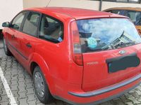 Second-hand Ford Focus Trend+ 109 CP (80 kW) 2005 Rosu Break