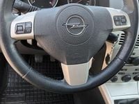 Second-hand Opel Astra Cosmo 110 CP (80 kW) 2008 Culoareargint Break