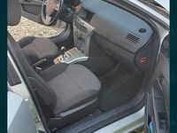 Second-hand Opel Astra 115 CP (84 kW) 2010 Argintiu Hatchback