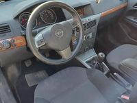 Second-hand Opel Astra 110 CP (80 kW) 2005 Gri Hatchback