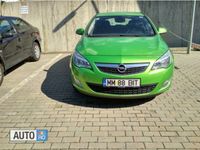 Second-hand Opel Astra 115 CP (84 kW) 2010 Verde Hatchback