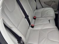 Second-hand Volvo V40 116 CP (85 kW) 2014 Albastru Hatchback