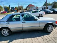 Second-hand Mercedes 190 100 CP (73 kW) 1992 Berlinǎ