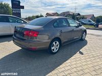 Second-hand VW Jetta Comfortline 105 CP (77 kW) 2011 Culoaremaro Berlinǎ