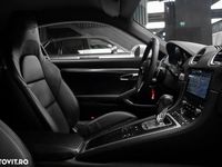 Second-hand Porsche Cayman 300 CP (220 kW) 2024 Culoareargint Coupe