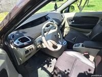 Second-hand Renault Grand Scénic 110 CP (80 kW) 2011 Monovolum