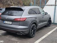 Second-hand VW Touareg R-line 231 CP (169 kW) 2020 Culoaregri SUV