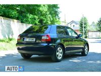 Second-hand Audi A3 Ambiente 102 CP (75 kW) 2002 Albastru marin Hatchback