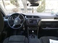 Second-hand VW Tiguan 150 CP (110 kW) 2017 Albastru SUV