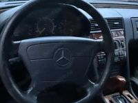 Second-hand Mercedes C250 111 CP (81 kW) 1994 Visiniu Berlinǎ