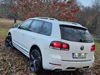 Second-hand VW Touareg Individual 225 CP (165 kW) 2008 Culoarealb SUV