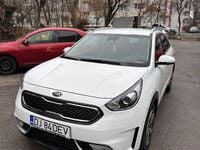 Second-hand Kia Niro 141 CP (103 kW) 2018 Culoarealb SUV
