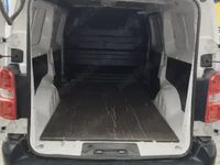 Second-hand Opel Vivaro 122 CP (89 kW) 2021 Alb Monovolum