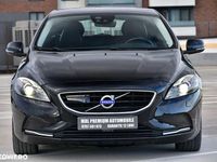 Second-hand Volvo V40 Momentum 150 CP (110 kW) 2016 Culoarenegru Hatchback