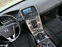 Second-hand Volvo XC60 Summum 215 CP (158 kW) 2015 Culoarenegru SUV