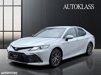 Second-hand Toyota Camry 218 CP (160 kW) 2021 Culoarealb Berlinǎ