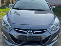 second-hand Hyundai i40 Kombi blue 1.6 CRDi Space 2013 · 216 517 km · 1 598 cm3 · Diesel