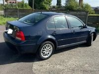 Second-hand VW Bora 101 CP (74 kW) 2001 Albastru Berlinǎ