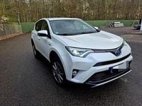 Second-hand Toyota RAV4 Hybrid 155 CP (114 kW) 2016 Culoarealb SUV