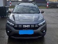 Second-hand Dacia Sandero Stepway 101 CP (74 kW) 2024 Gri