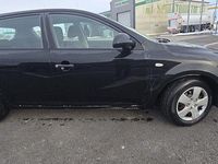 Second-hand Kia Ceed 90 CP (66 kW) 2007 Culoarenegru Hatchback