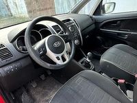 Second-hand Kia Venga 77 CP (56 kW) 2011 Culoarerosu Hatchback
