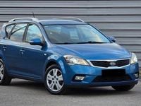 Second-hand Kia Ceed Best 115 CP (84 kW) 2011 Culoarealbastru Hatchback