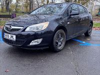 Second-hand Opel Astra 100 CP (73 kW) 2010 Culoarenegru Hatchback