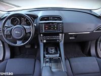 Second-hand Jaguar F-Pace 241 CP (177 kW) 2017 Culoarealb SUV