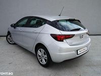 Second-hand Opel Astra Elegance 122 CP (89 kW) 2021 Gri deschis  metalic  perleffect Hatchback