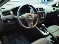 second-hand VW Jetta 2.0TDI Highline 170 cai, DSG, interior piele, garantie dealer